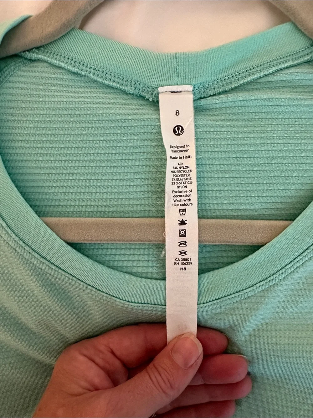 Lululemon Women’s Lightweight Long-Sleeve Top in Mint - EUC - Size 8
